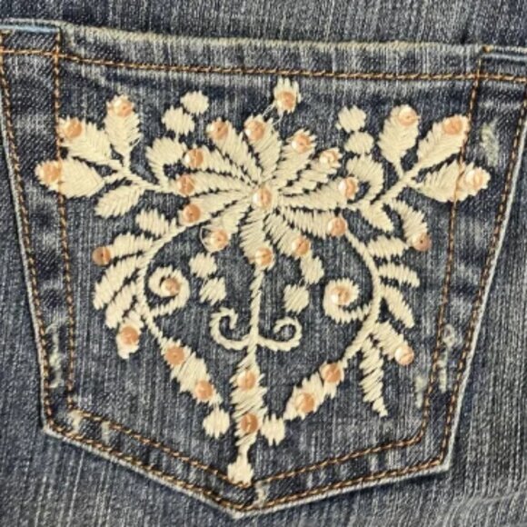 NWT Express X2 Embroidered Rear Pockets Flare Leg Jeans Women's Size 8 - Picture 5 of 6